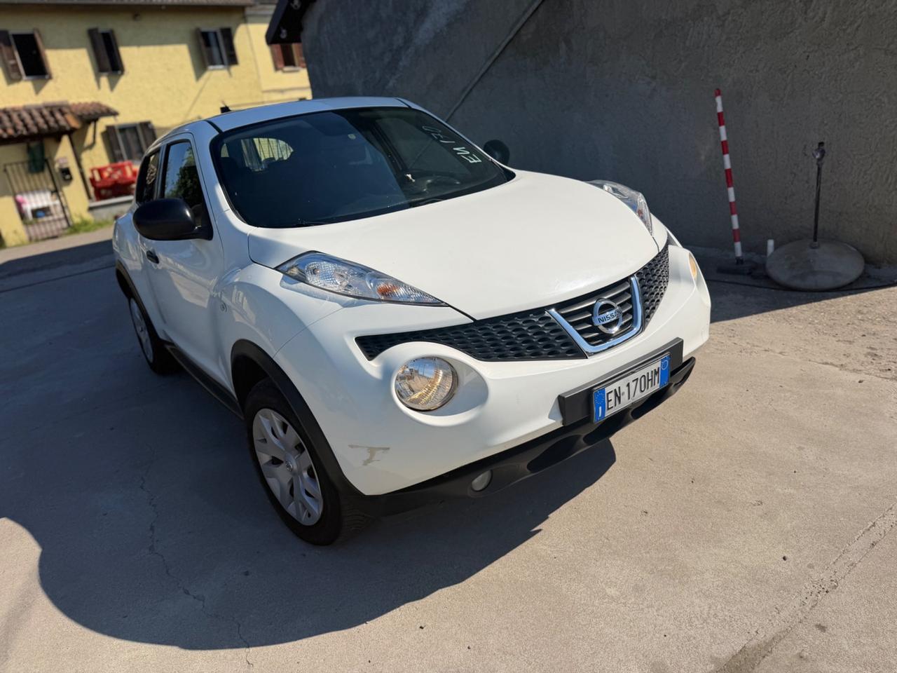 Nissan Juke 1.6 Acenta – Tenuta con cura e Pronta all'uso!