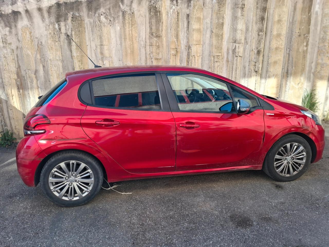 Peugeot 208 PureTech 82 5 porte Allure