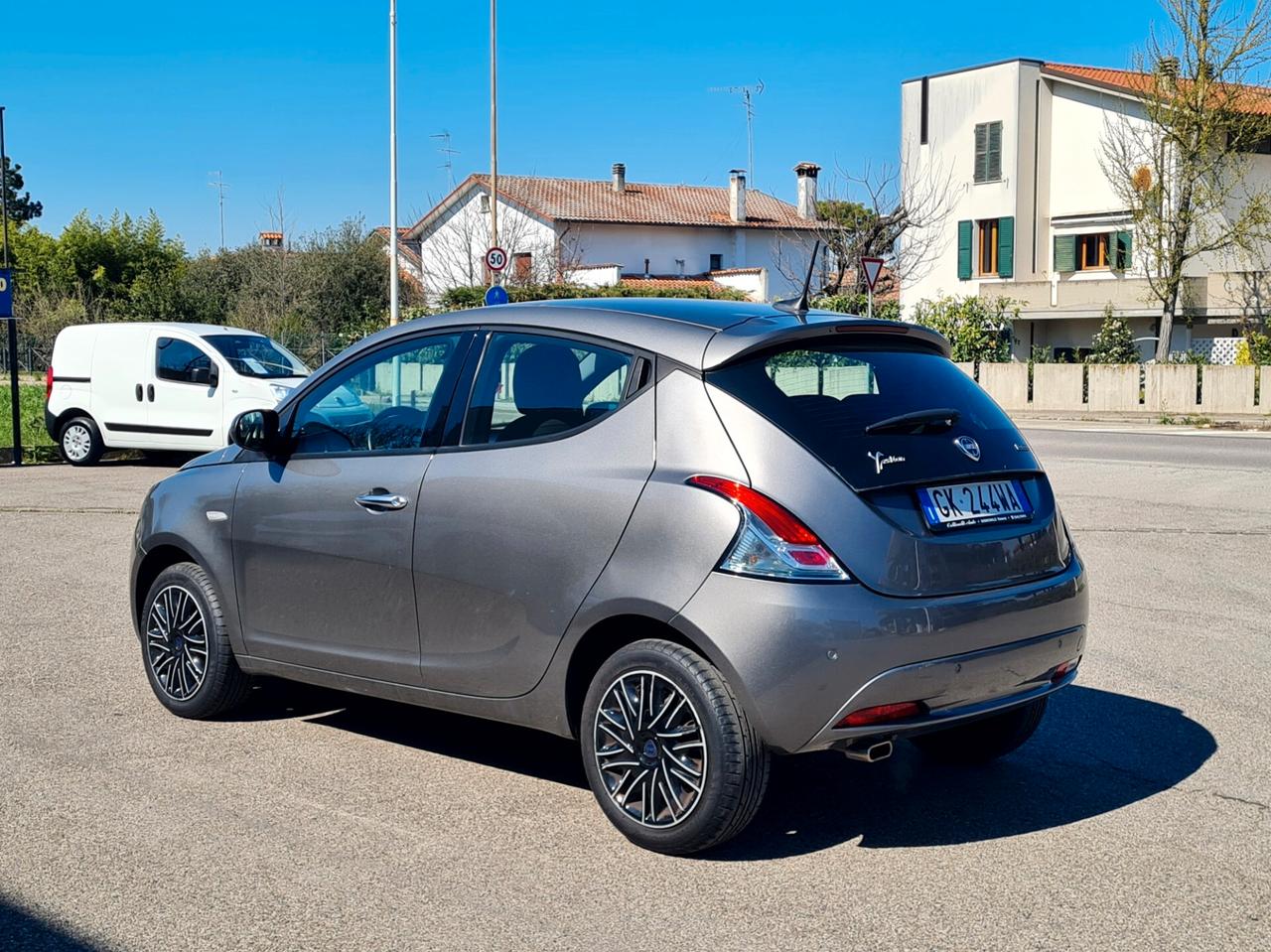 Lancia Ypsilon 1.0 FireFly 5 Posti Hybrid Ecochic Gold