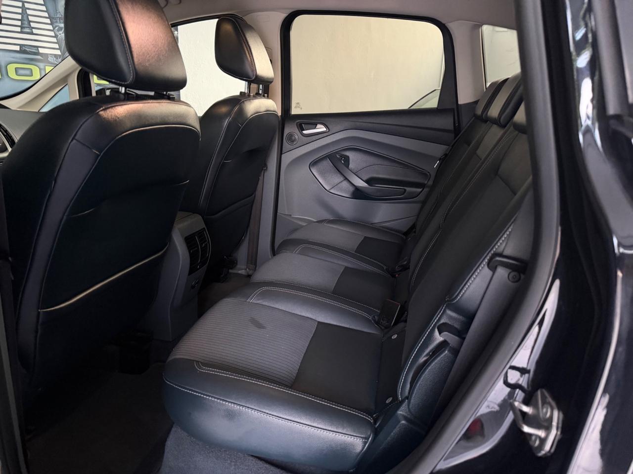 Ford C-Max 2.0 TDCi 163CV Powershift Titanium