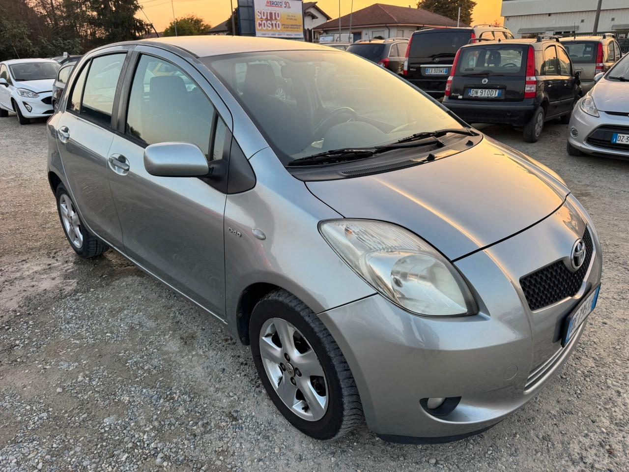 Toyota Yaris 1.4 5 porte M-MT Sol CAMBIO AUTOMATICO