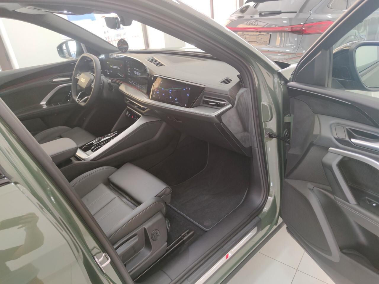 Audi Q5 40 2.0 tdi mhev 12V Identity Black quattro s-troni