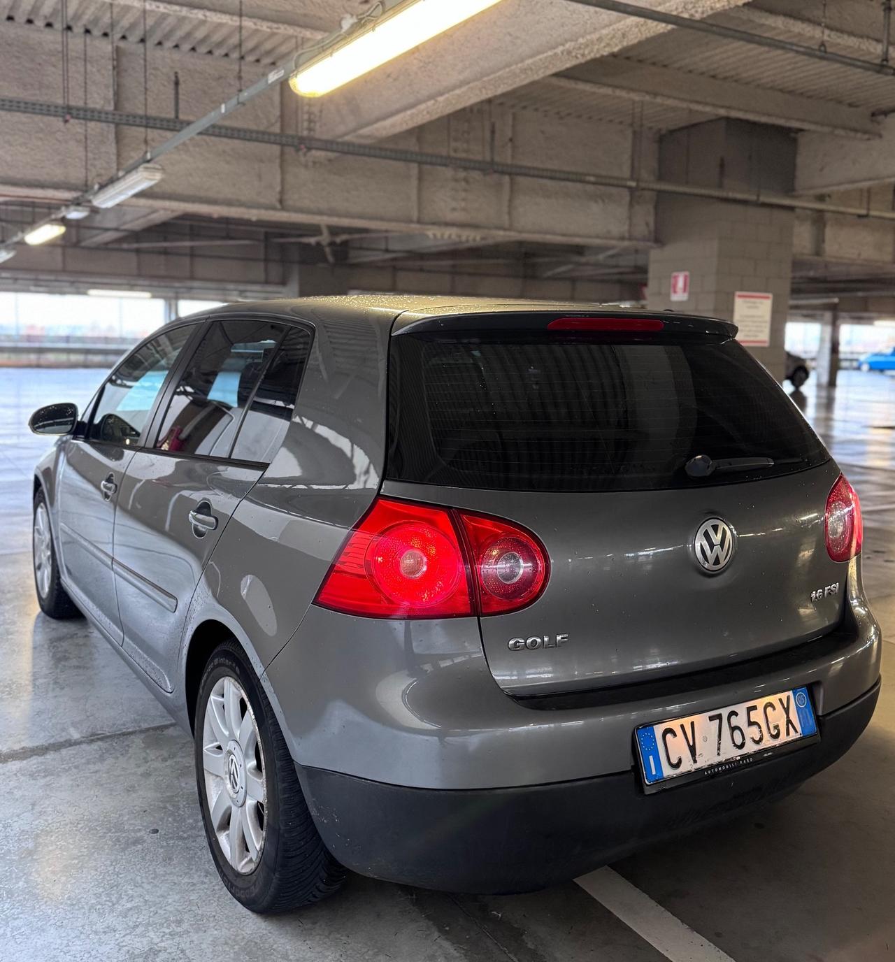 Volkswagen Golf 1.6 16V FSI 5p. Sportline