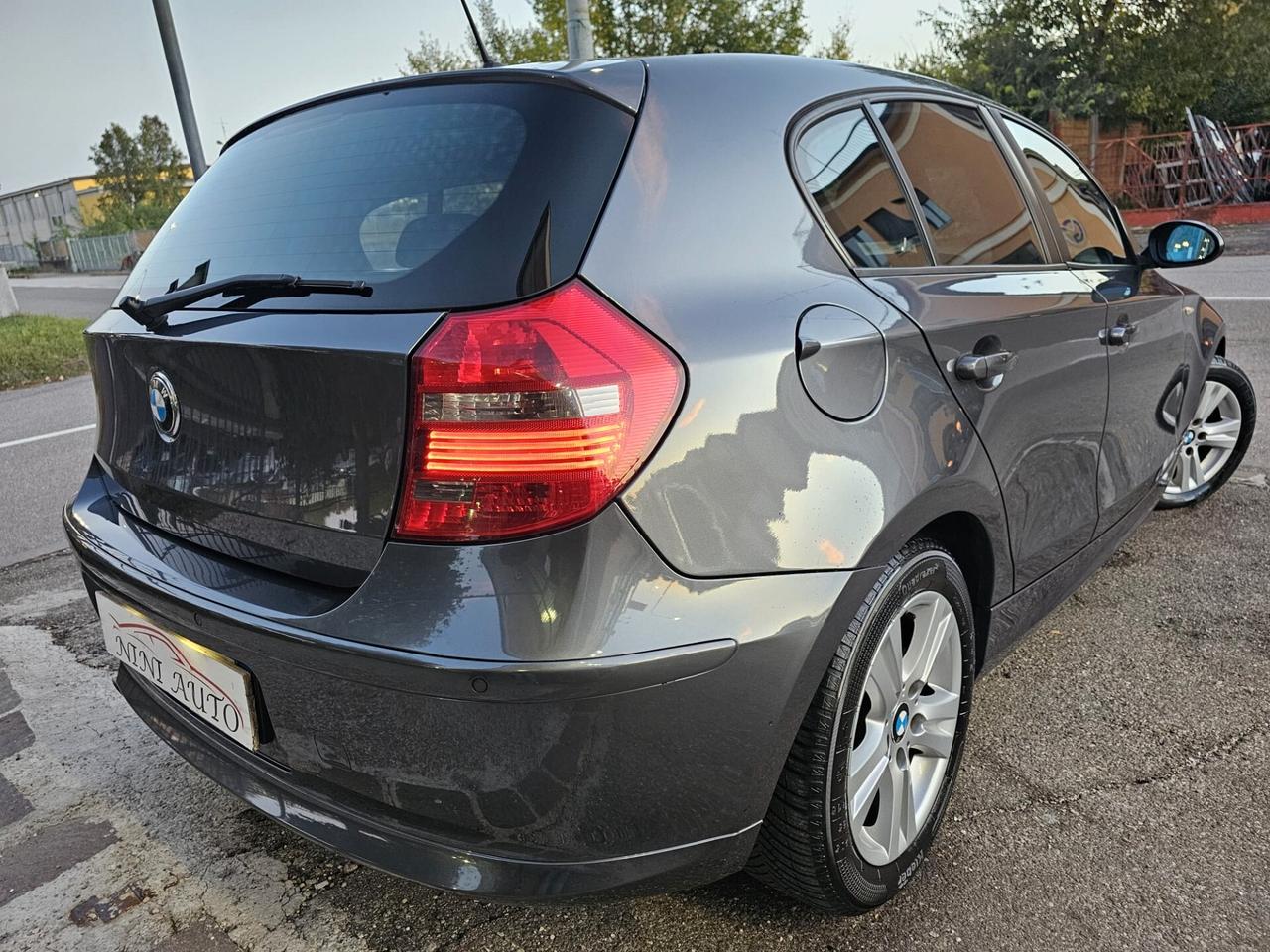 Bmw 118d 143cv Futura DPF*Navi*Bi-Xeno*Pdc*5 Porte