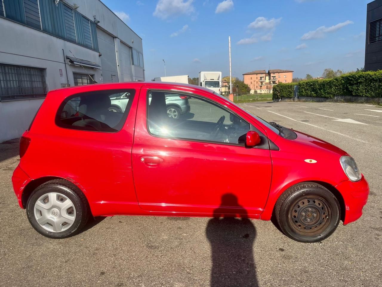 Toyota Yaris 3p. 1.0gpl 2004 174.000km per neopatentati