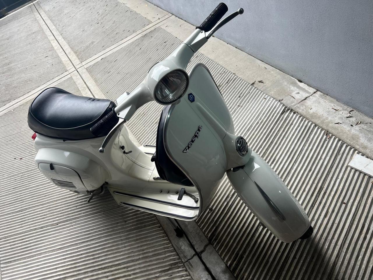 Piaggio Vespa 50 Special faro tondo