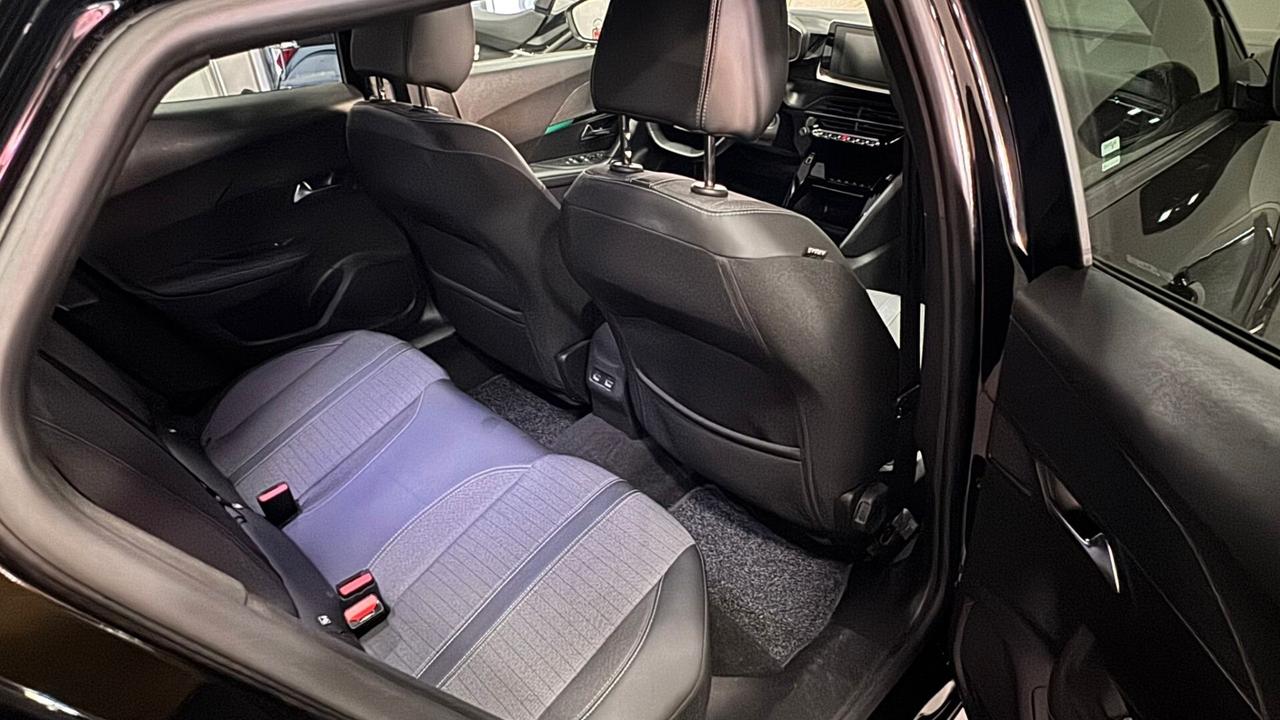 Peugeot 2008 BlueHDi 130 S&S EAT8 Allure