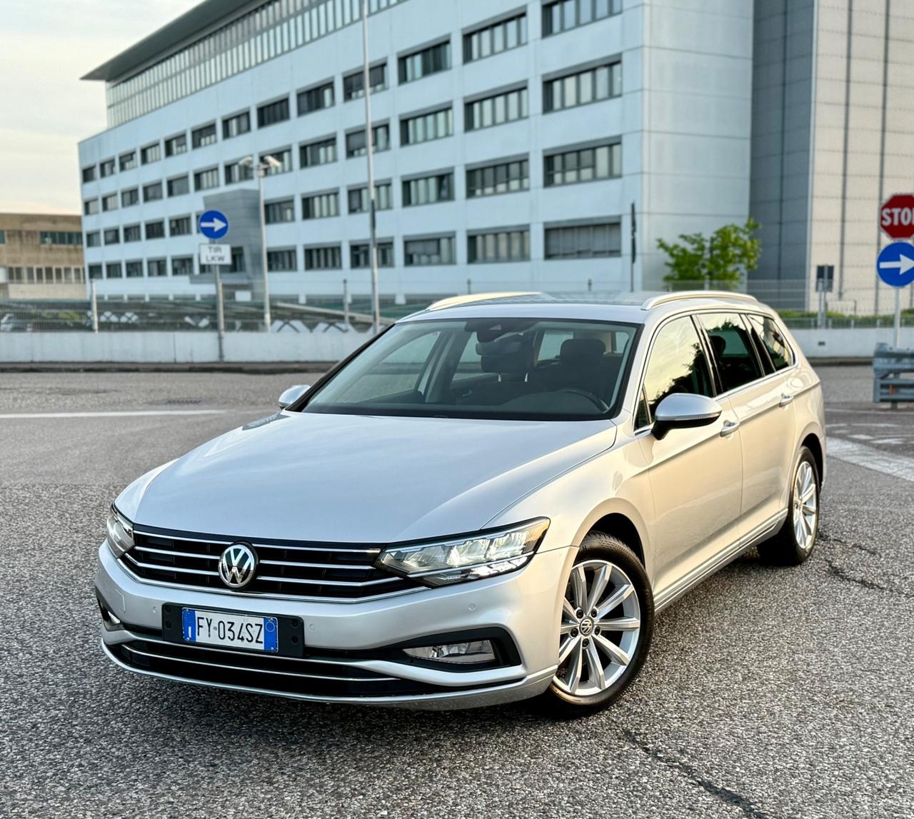 Volkswagen Passat Variant 1.6 TDI SCR DSG Business BMT