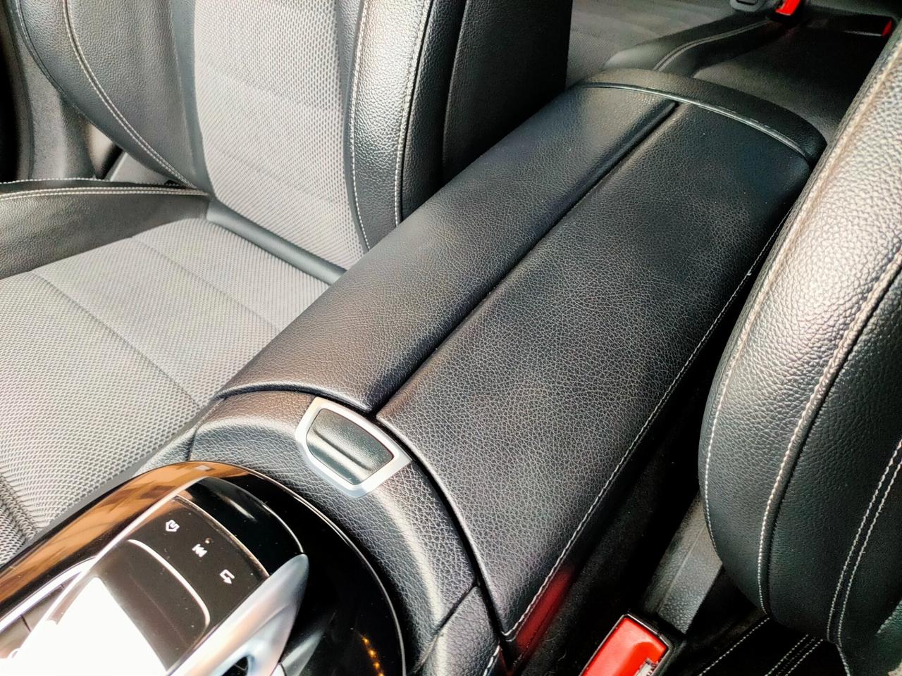 Mercedes-Benz E 220d Auto Premium Plus + Pack AMG