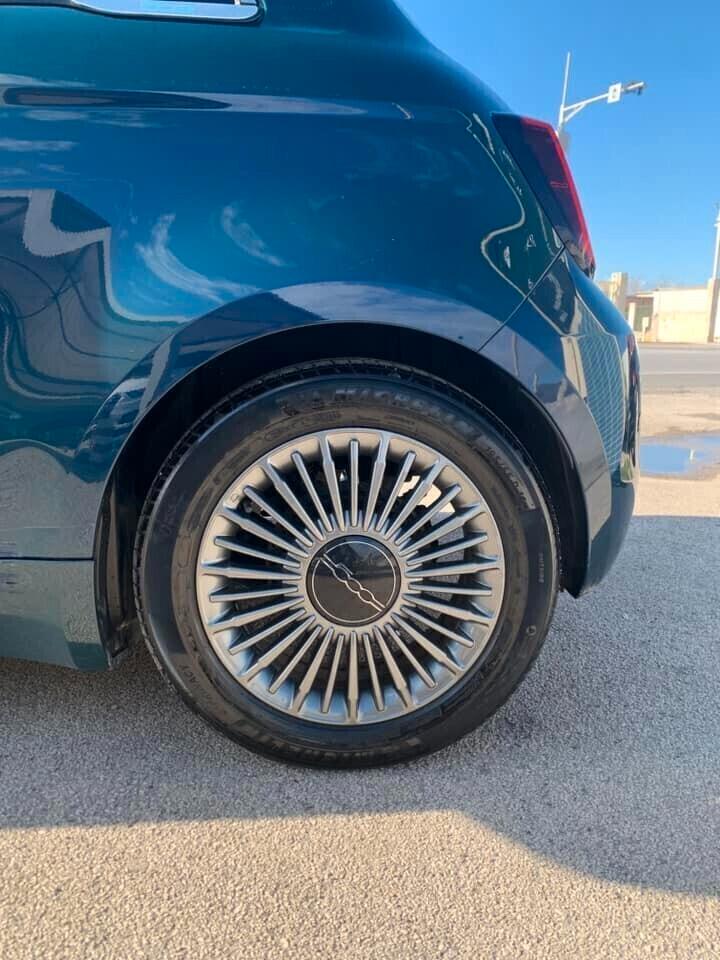Fiat 500 E icon uniprò