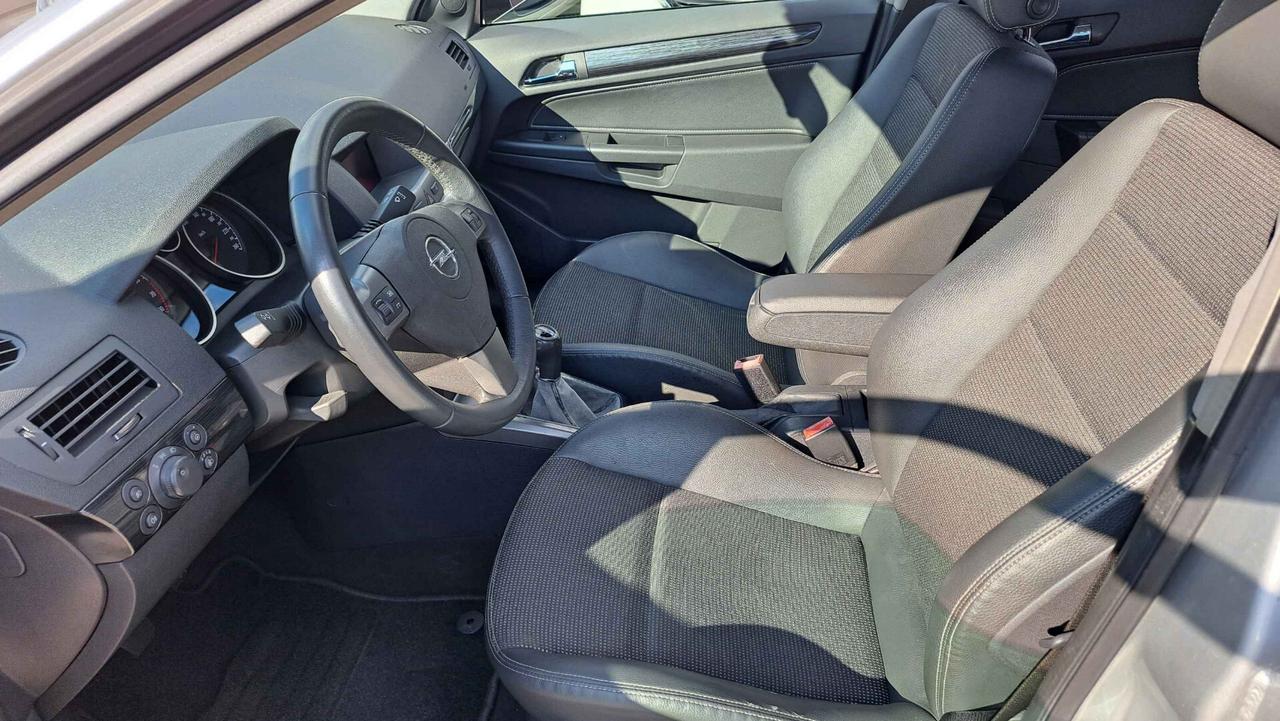 Opel Astra 1.6 16V Twinport Station Wagon Cosmo