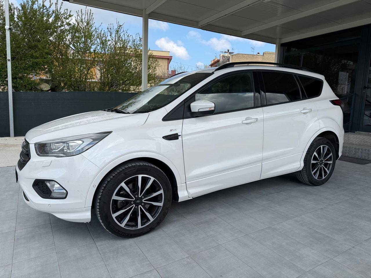 Ford Kuga 1.5 TDCI 120 CV S&S 2WD Powershift ST-Line