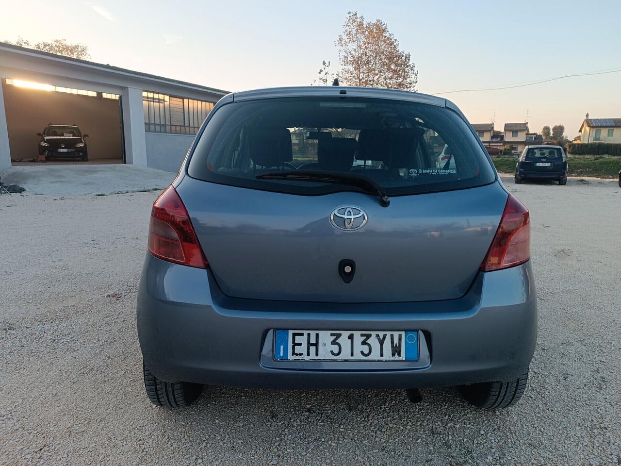 Toyota Yaris 1.3 benzina