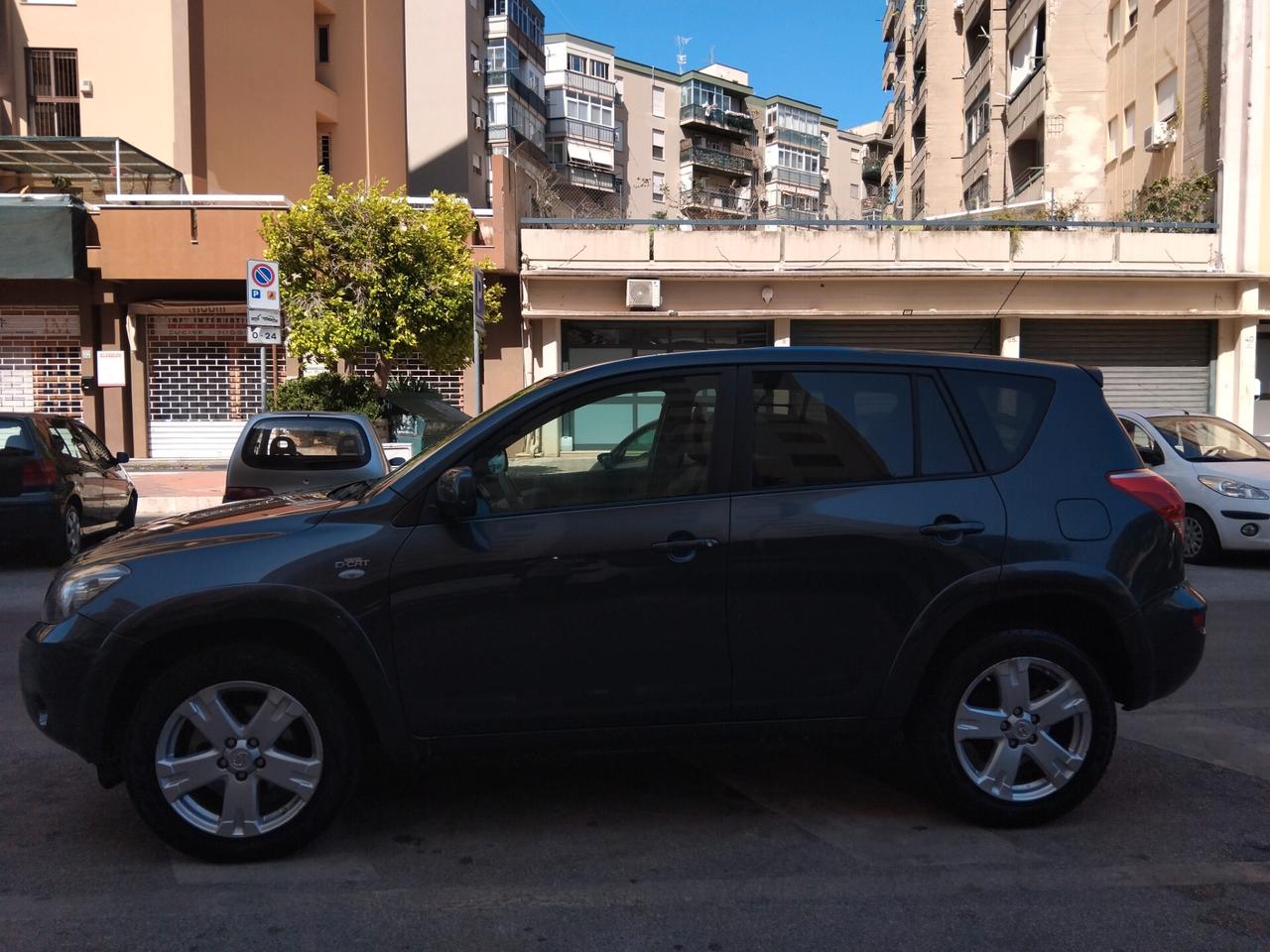 Toyota RAV 4 RAV4 2.2 D-4D 177 CV Luxury