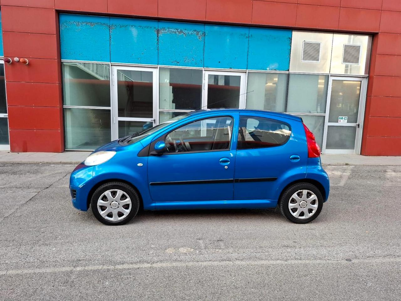 Peugeot 107 1.0 68CV 5p. Plaisir