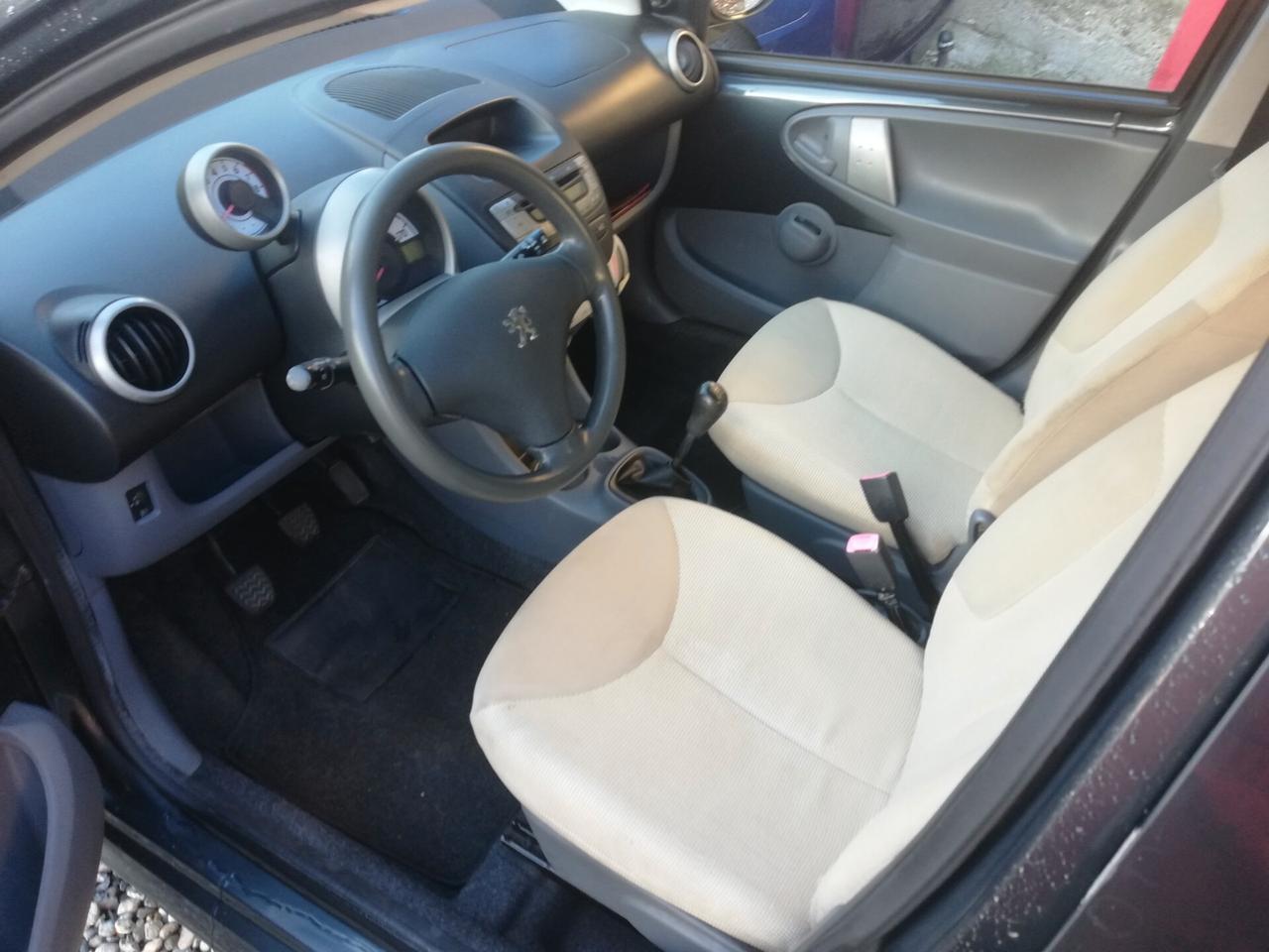 Peugeot 107 1.0 68CV 5p. Sweet Years - 2007