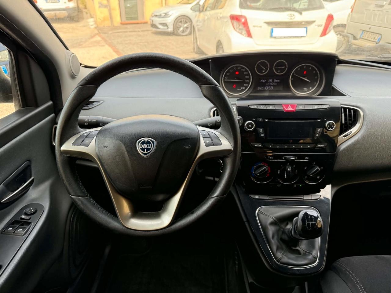 Lancia Ypsilon 1.2 69 CV 5 porte Platinum
