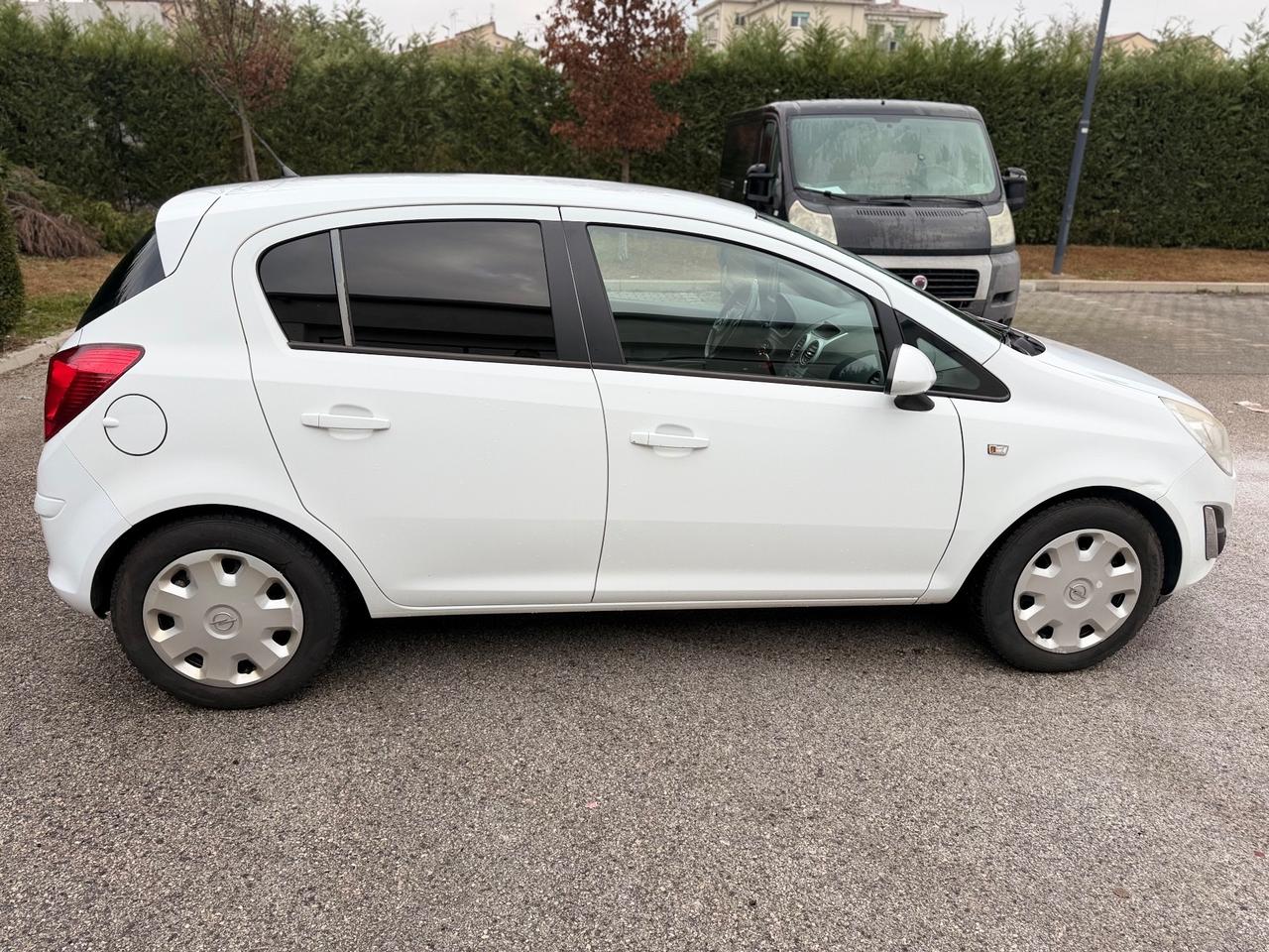 Opel Corsa 1.3 CDTI 2012 NEOPATENTATI 5porte