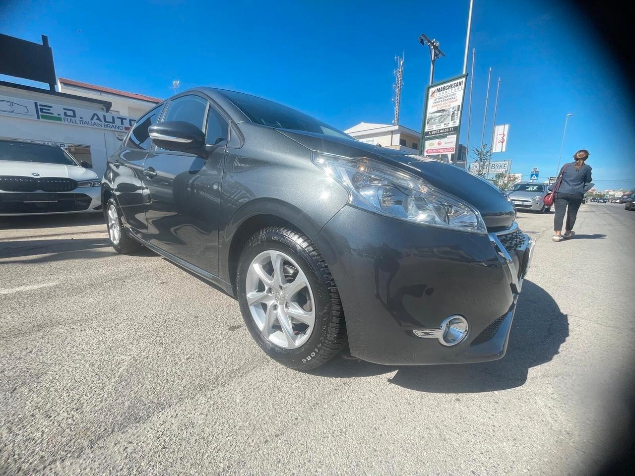 Peugeot 208 1.2 VTi 82 CV 5 porte Allure