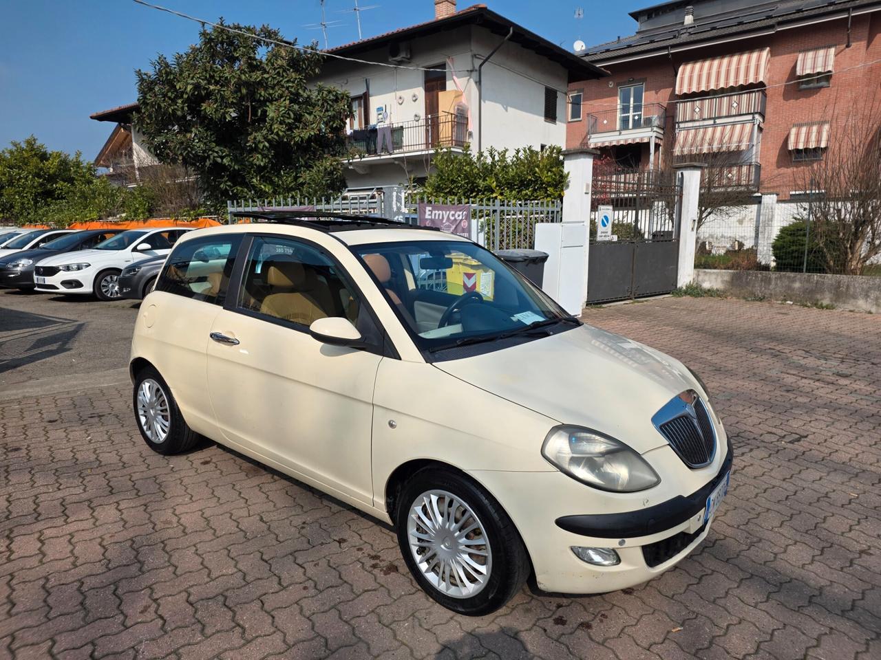 Lancia Ypsilon 1.4 16V Platino