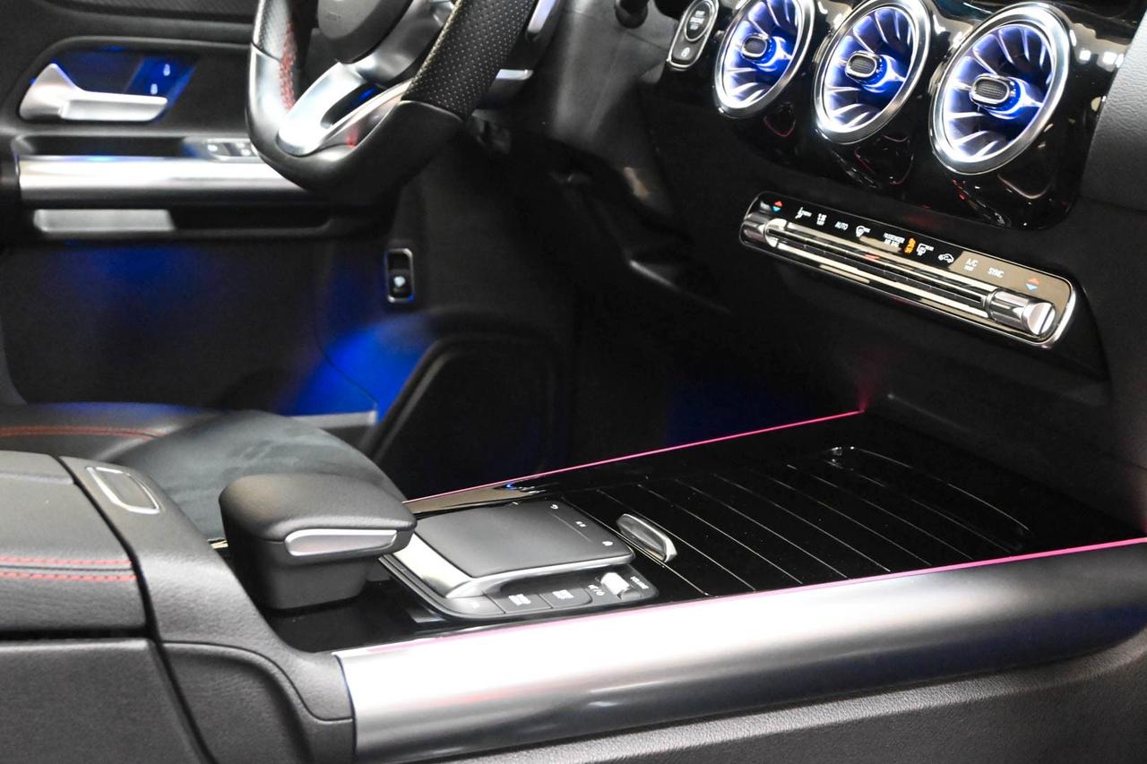 MERCEDES GLA (H247) GLA 200 d Automati...