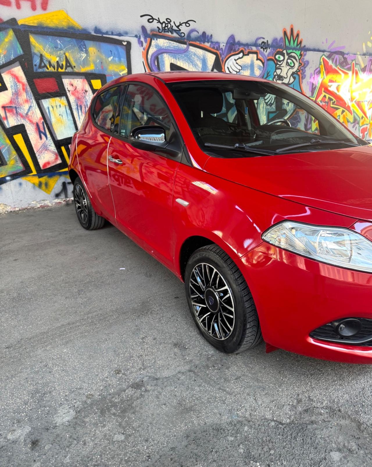 Lancia Ypsilon 1.0 FireFly 5 porte S&S Hybrid Ecochic Silver