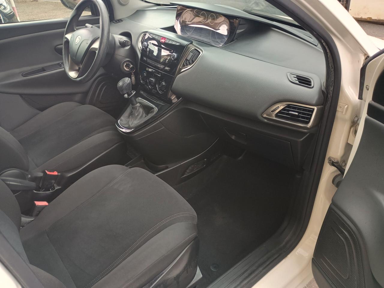 Lancia Ypsilon 1.2 69 CV 5 porte GPL Ecochic Gold