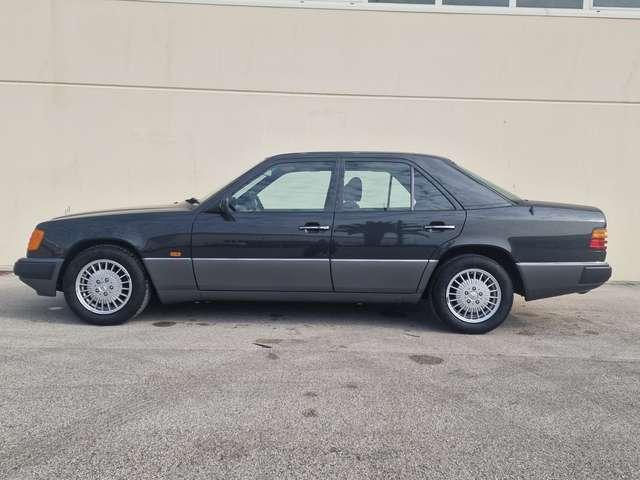 Mercedes-Benz E 200 E200 - First Paint - Book Service - 87.000 km