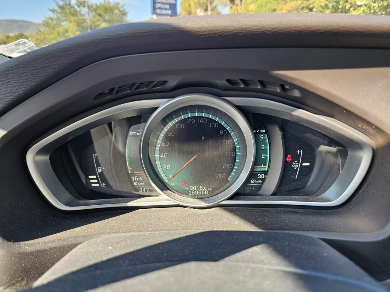 Volvo V40 Cross Country D4 Kinetic + tetto panorama
