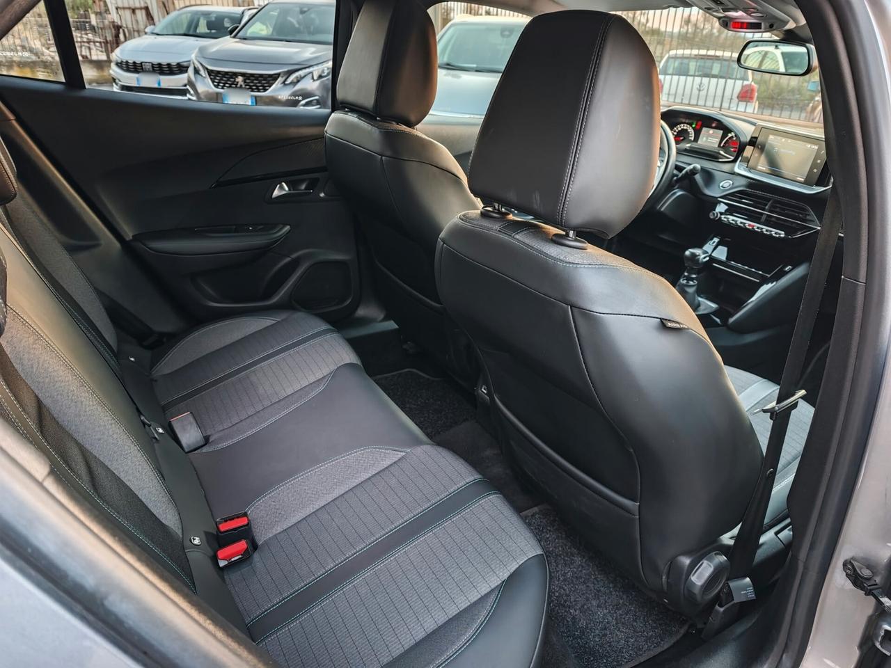 Peugeot 2008 1.5 110CV - PARI AL NUOVO
