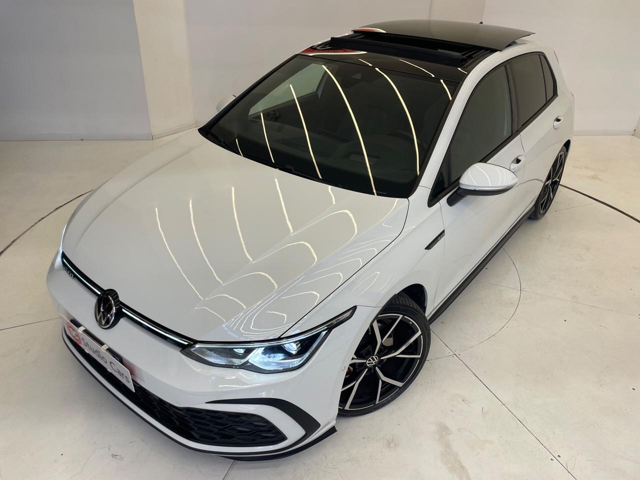 Volkswagen Golf GTD 2.0 TDI DSG 200CV