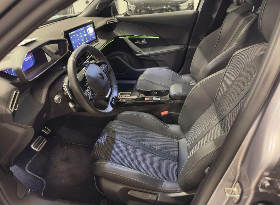 Peugeot 2008 PureTech 130 GT EAT8