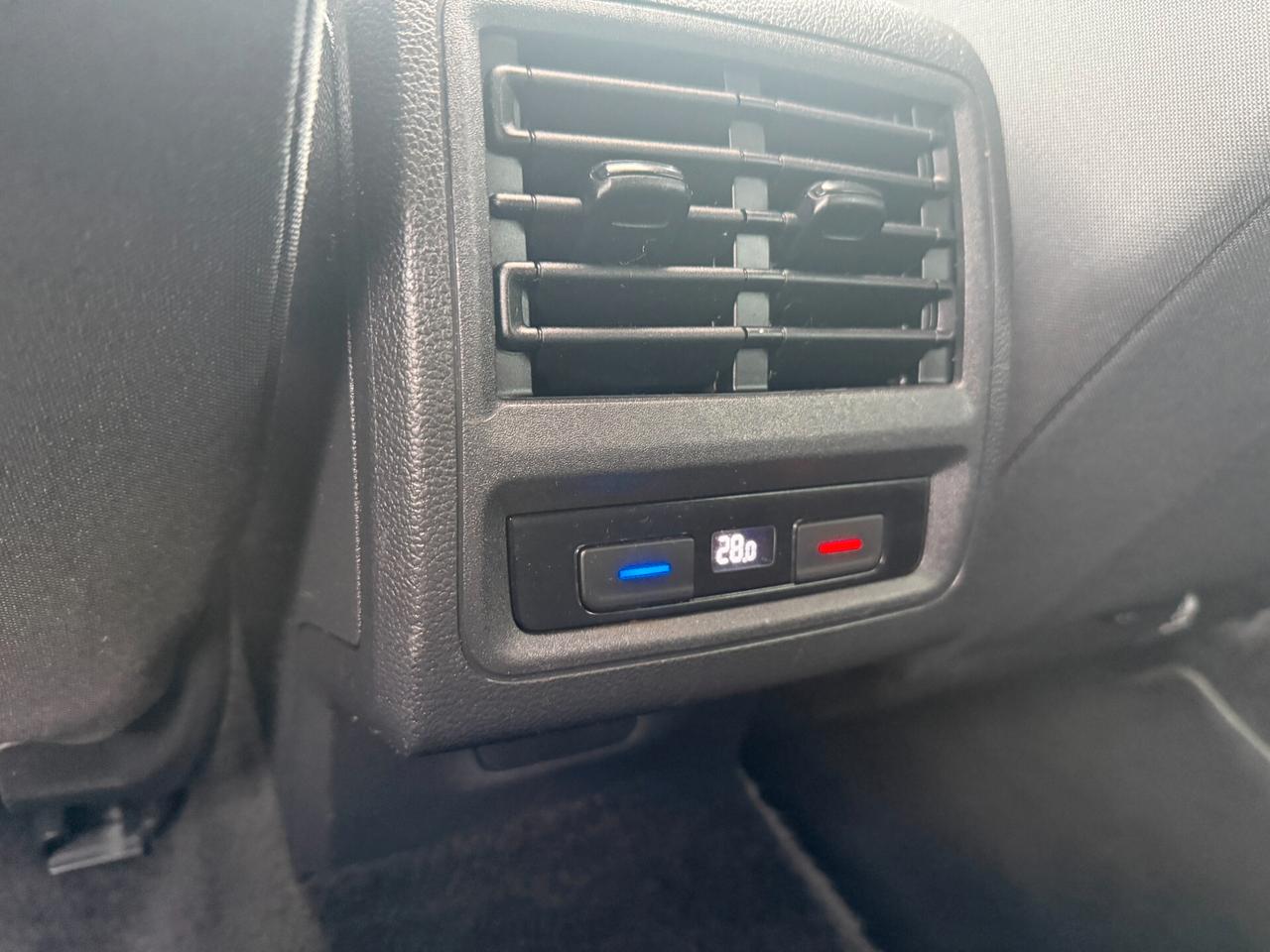 VOLKSWAGEN GOLF 8 2.0TDI 150CV DSG TETTO NAVI LED AMBIENT FULL LIGHT