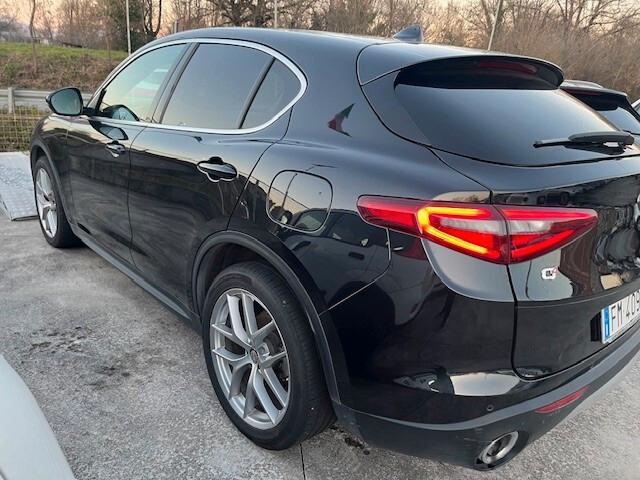 Alfa Romeo Stelvio 2.2 Turbodiesel 210 CV AT8 Q4 Executive