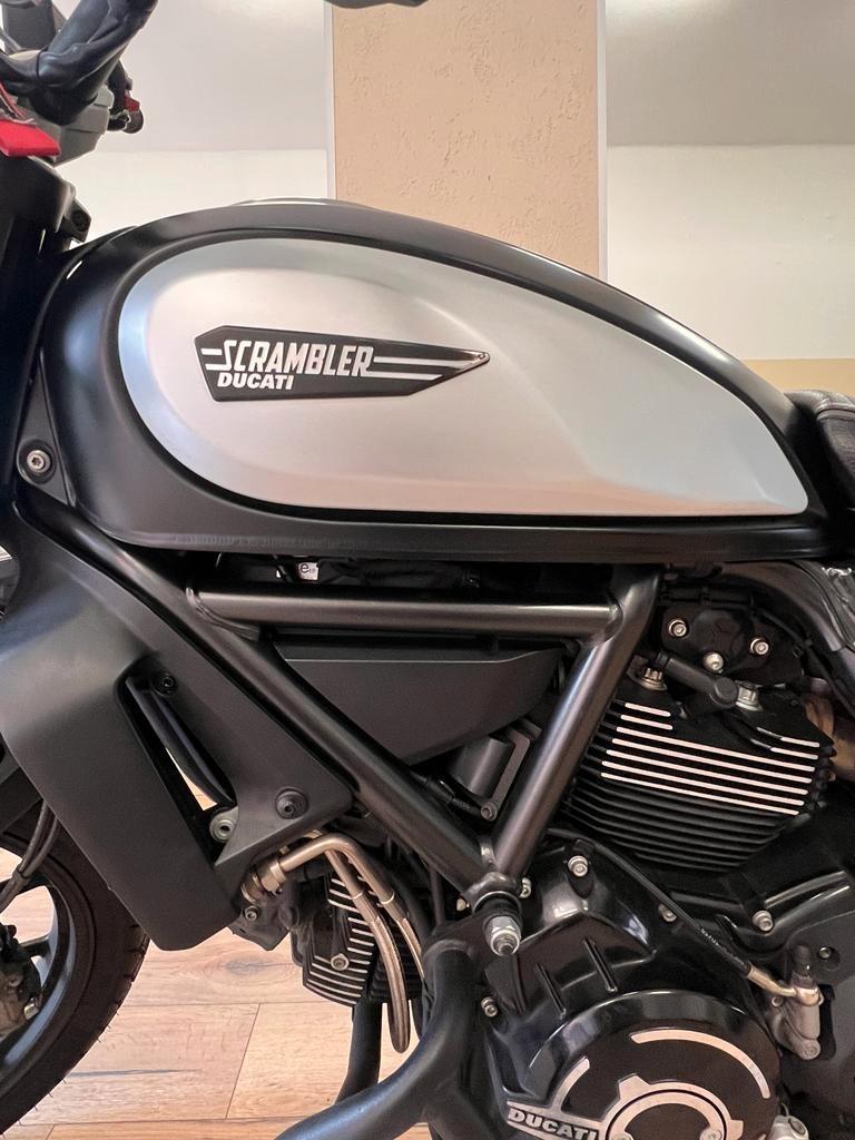 Ducati Scrambler Icon Dark