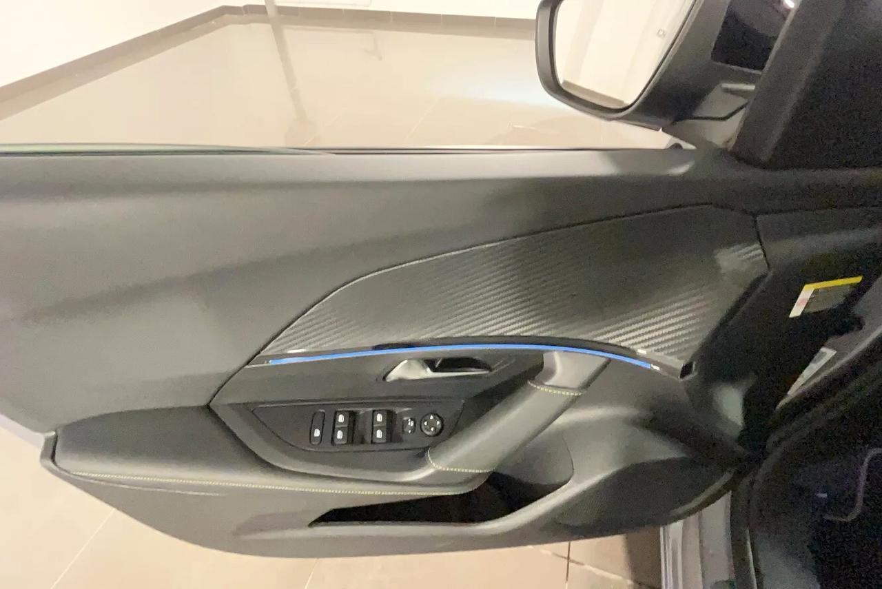 Peugeot 2008 motore elettrico 136 CV Active