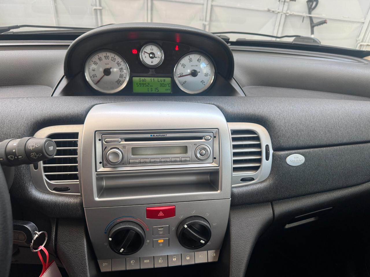Lancia Ypsilon 1.2 69 CV Unyca