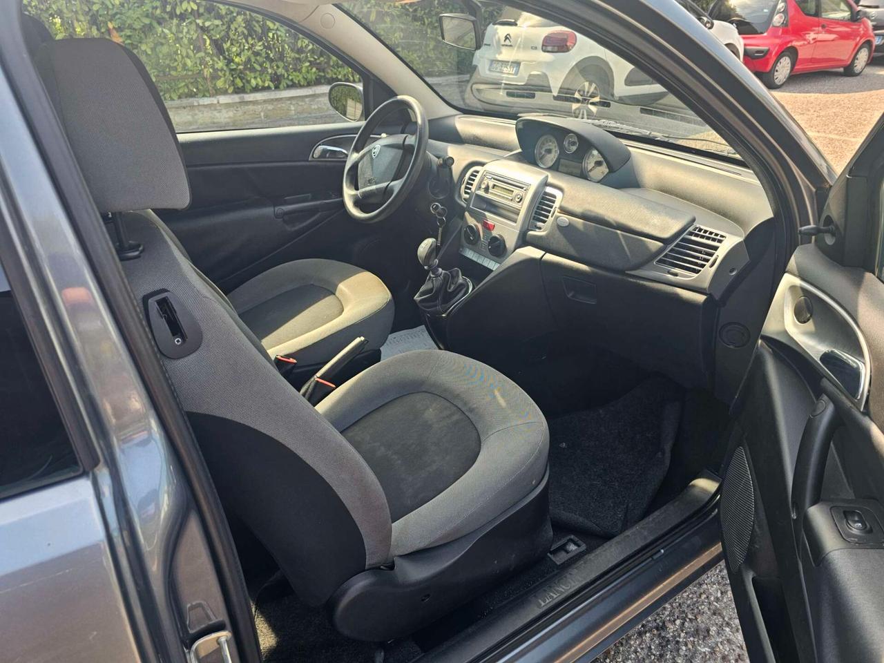 Lancia Ypsilon 1.2 Oro Bianco
