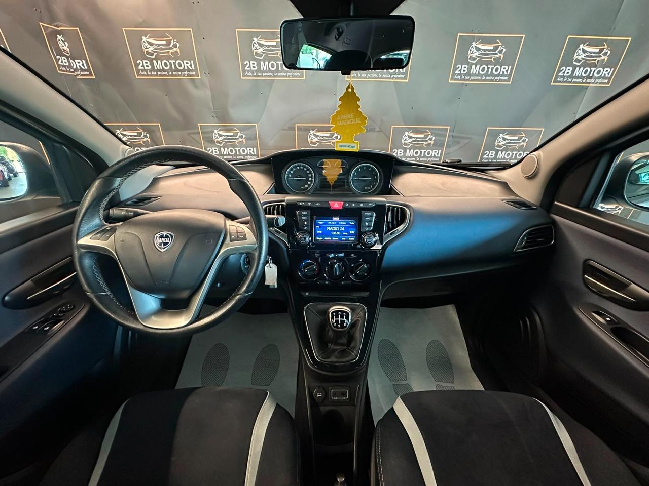 Lancia Ypsilon 1.2 69 CV 5 porte GPL Ecochic Gold