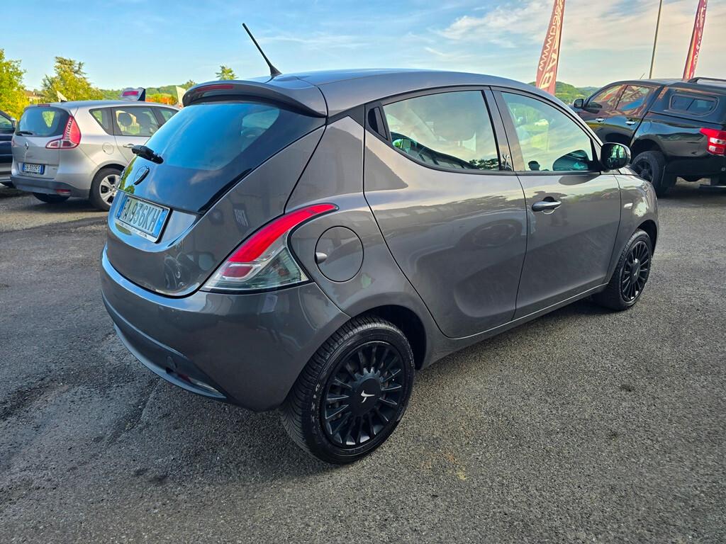 Lancia Ypsilon 1.2 69 CV GPL Ecochic Elefantino