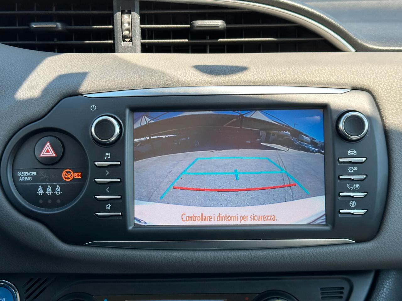 TOYOTA Yaris 1.5 Hybrid 5 porte Business