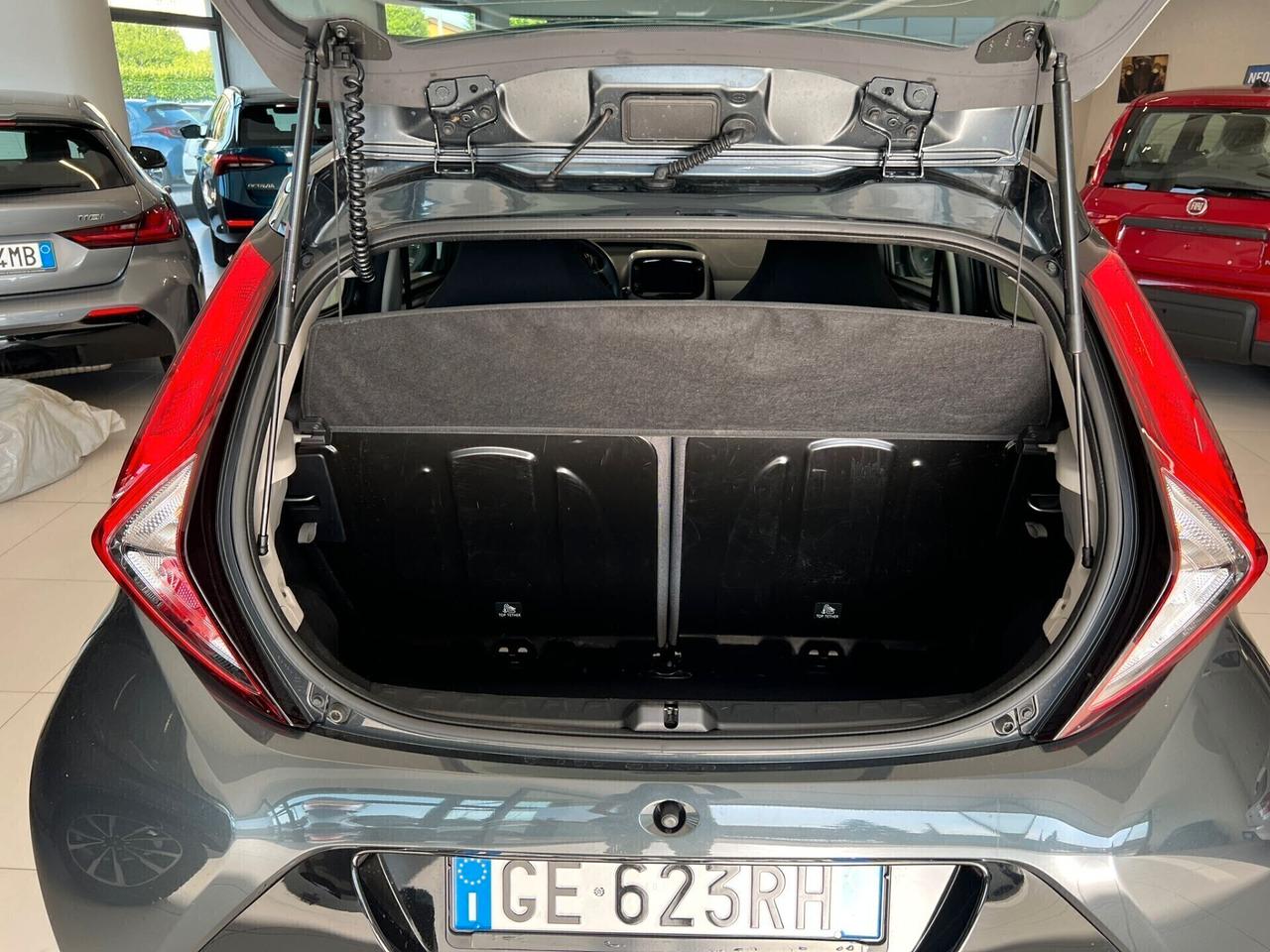 Toyota Aygo Connect 1.0 VVT-i 72 CV 5 porte x-fun