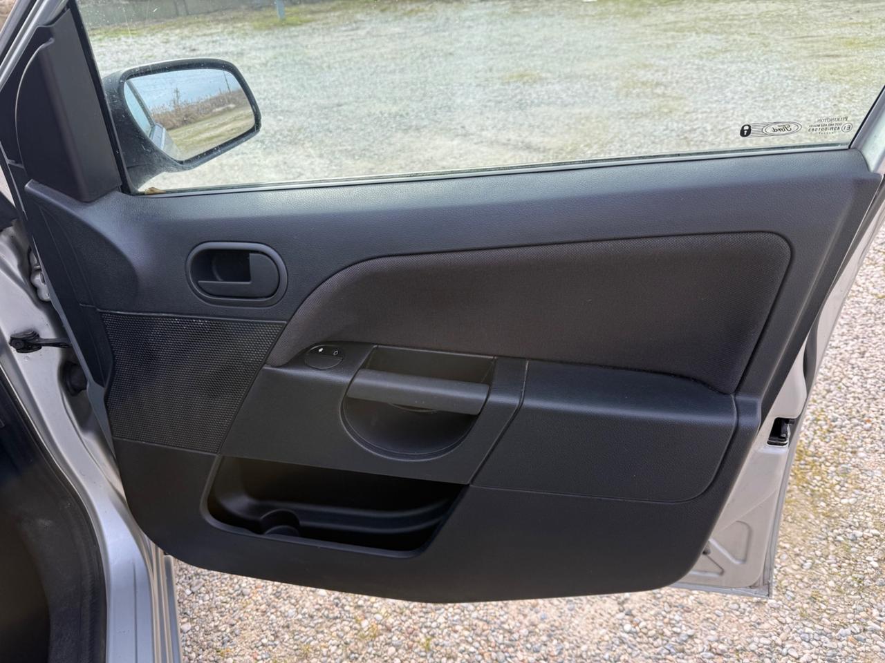 Ford Fiesta 1.2 16V 5p. Ghia