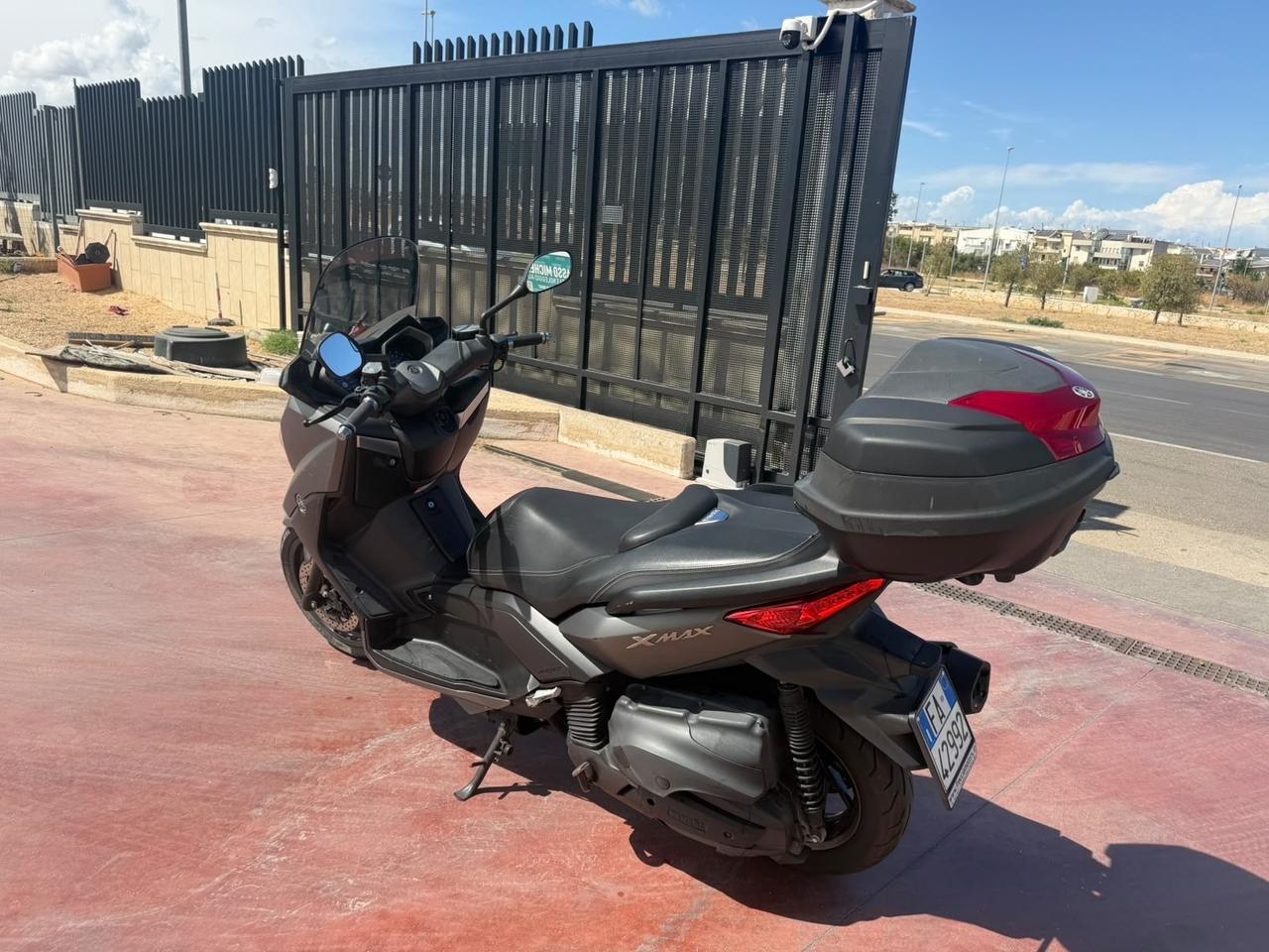 Yamaha X-Max 400
