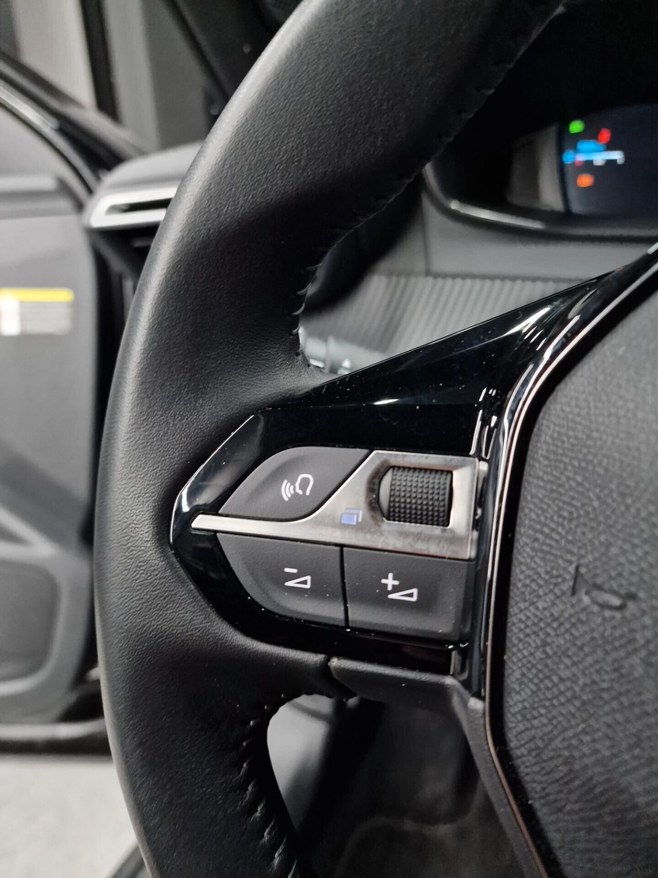 Peugeot 2008 1.2 PureTech 100 S&S Allure