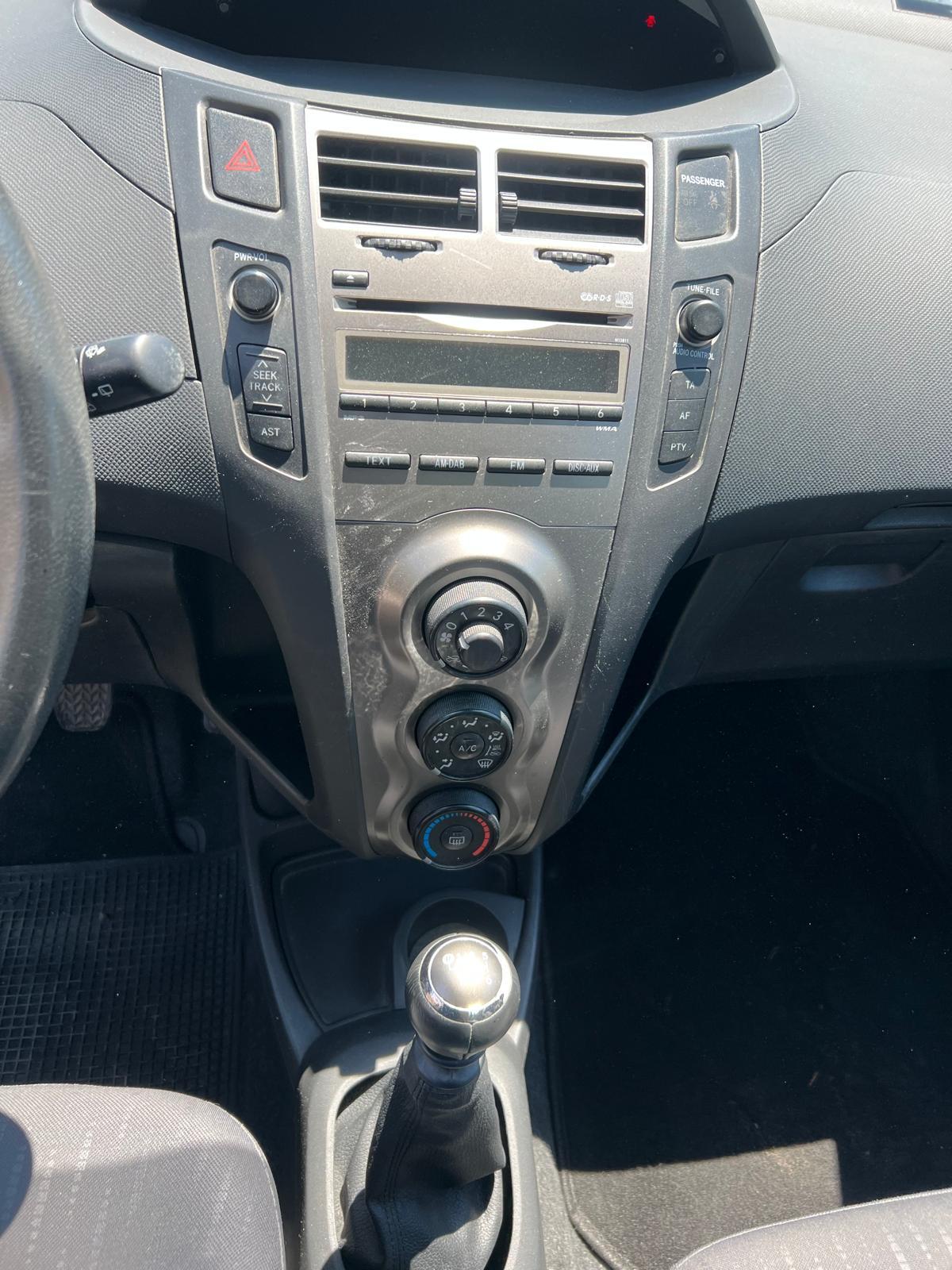 Toyota Yaris 5 Porte Yaris 5p 1.3 dual Sol my10 km 70000!