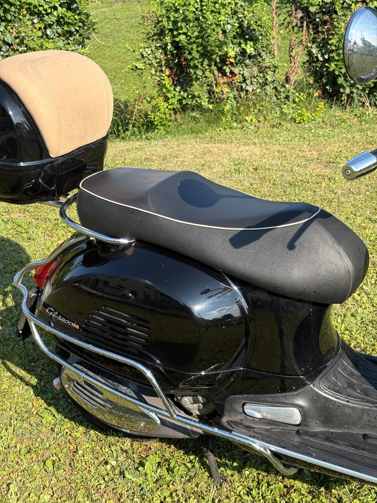 Piaggio Vespa 300 GTS - 2010