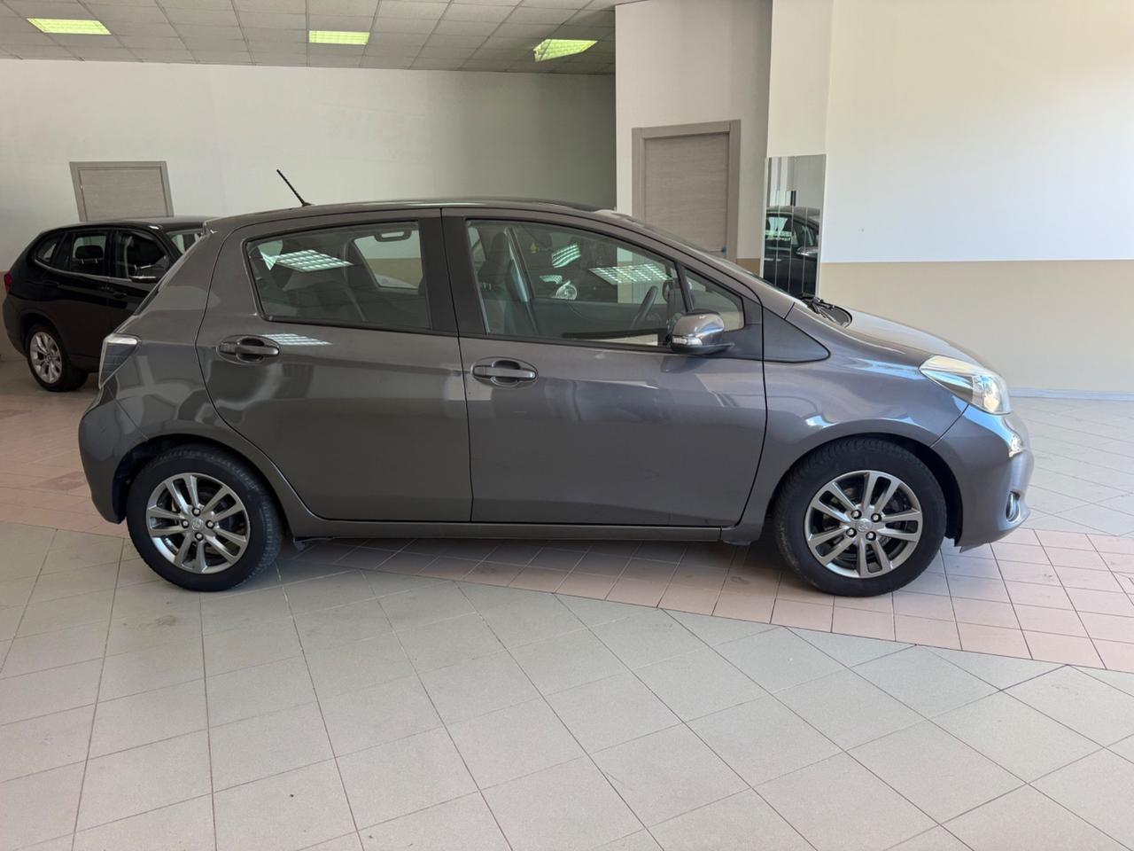 Toyota Yaris 1.0 5 porte Lounge