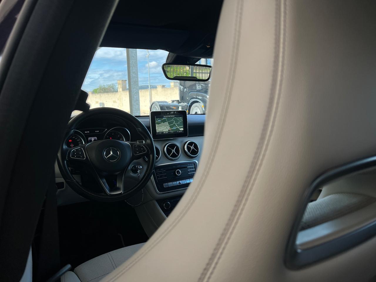 Mercedes-benz A 180 d Automatic Sport CRYSTAL GREY