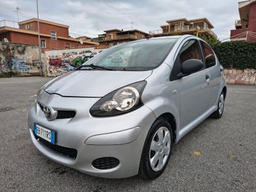 Toyota Aygo 1.0 68cv 5 porte TAGLIANDATA